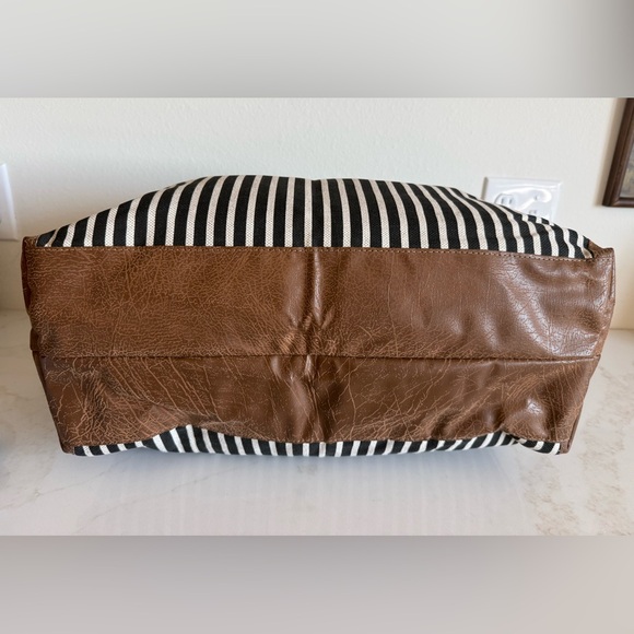 Rebekah Scott Elizabeth Weekender Black Stripe Travel Tote Crossbody Bag - Picture 6 of 7